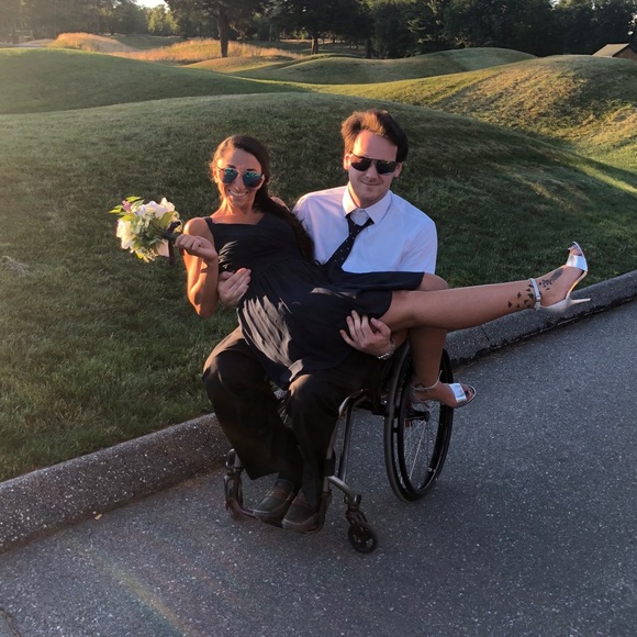 Meet your Posher, Jessica - Picture 3 of 4